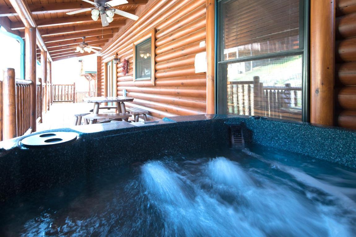 Serenity Peak Villa Pigeon Forge Exterior photo