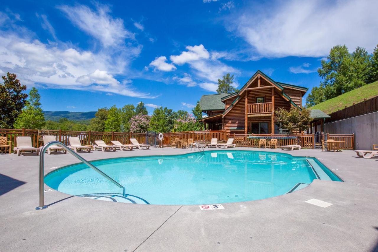 Serenity Peak Villa Pigeon Forge Exterior photo