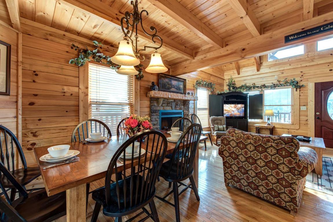 Serenity Peak Villa Pigeon Forge Exterior photo