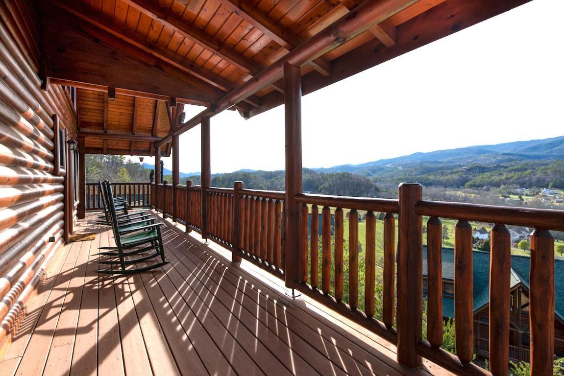 Serenity Peak Villa Pigeon Forge Exterior photo