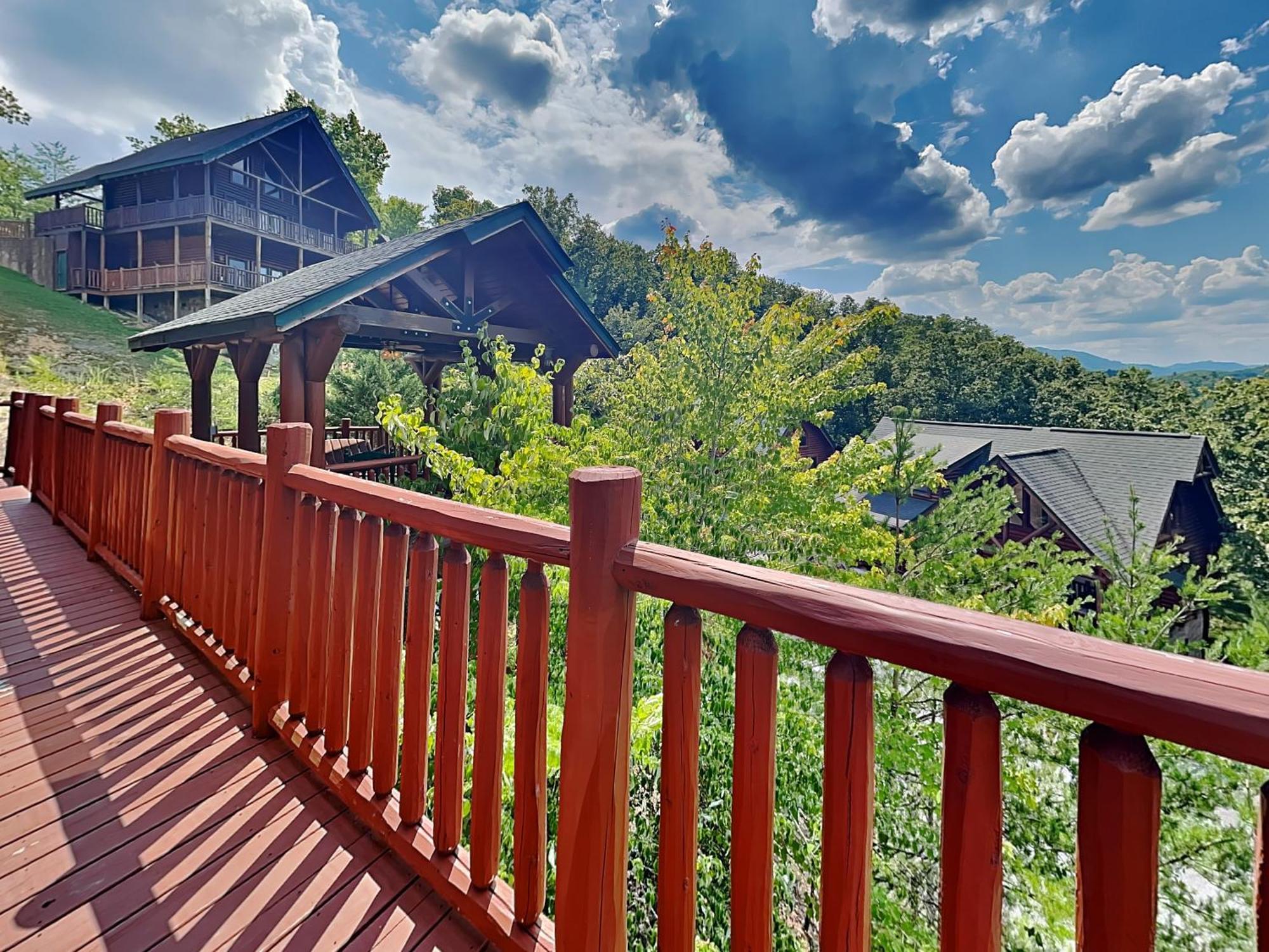 Serenity Peak Villa Pigeon Forge Exterior photo